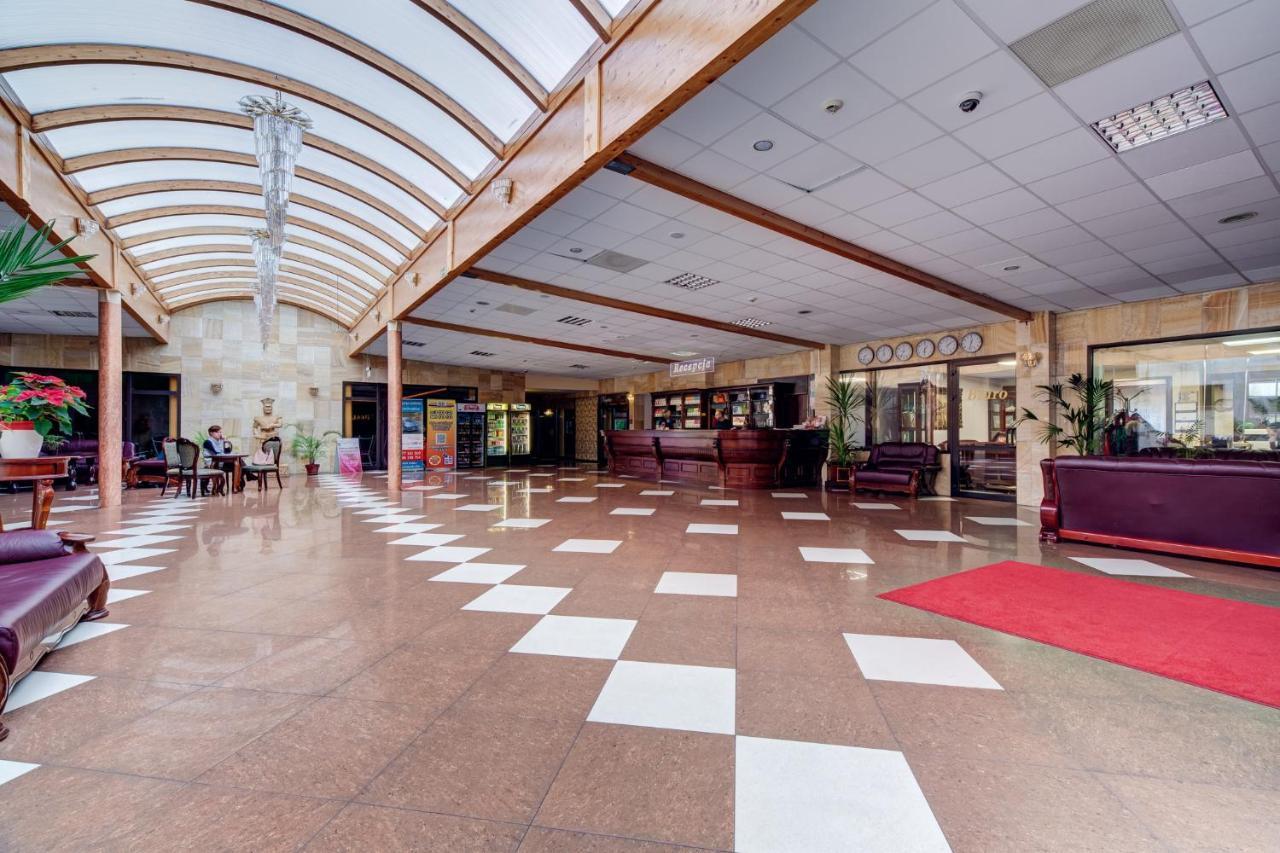 Hotel Dobosz Police Exterior photo