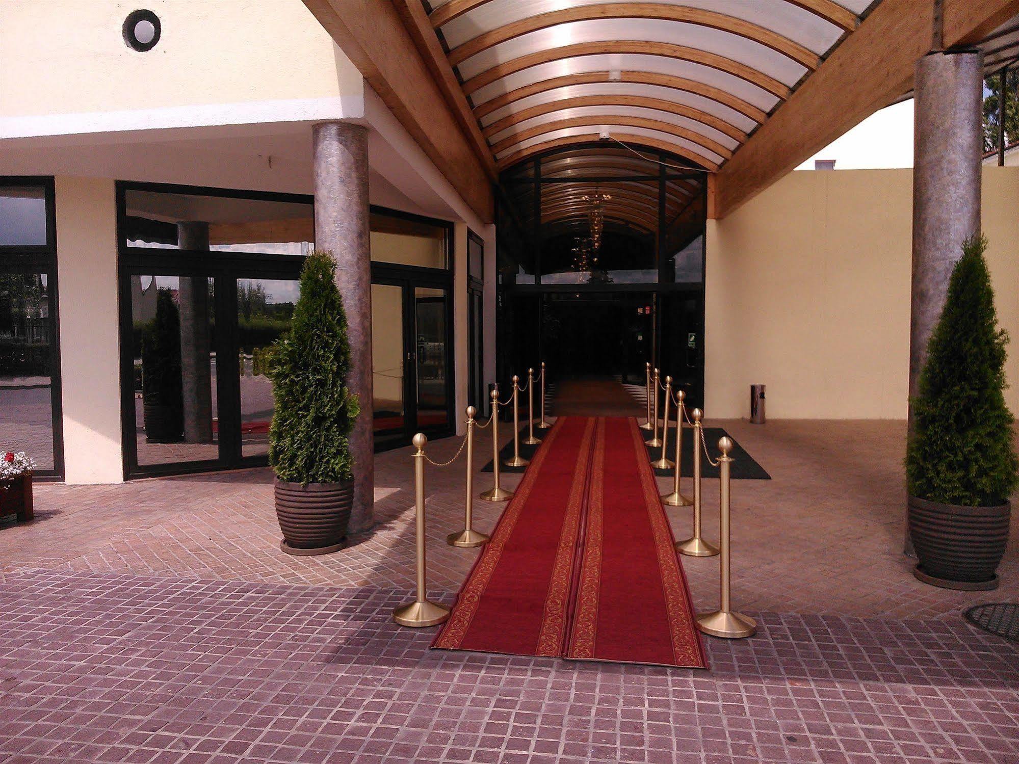 Hotel Dobosz Police Exterior photo